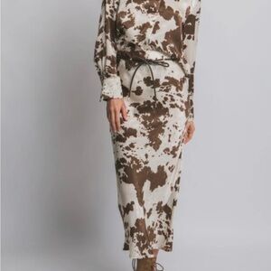 Brown and Cream Patterned Midi skirt large NWT